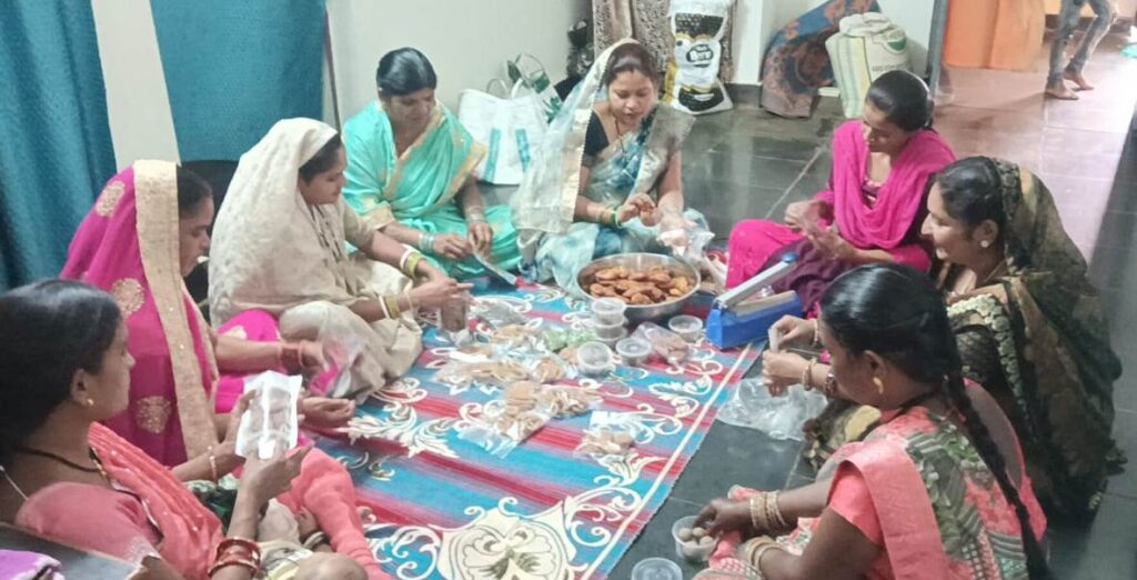 मिलेट्स से स्वादिष्ट व्यंजन बना रही महिला समूह, बढ़ रही मांग और सफलता