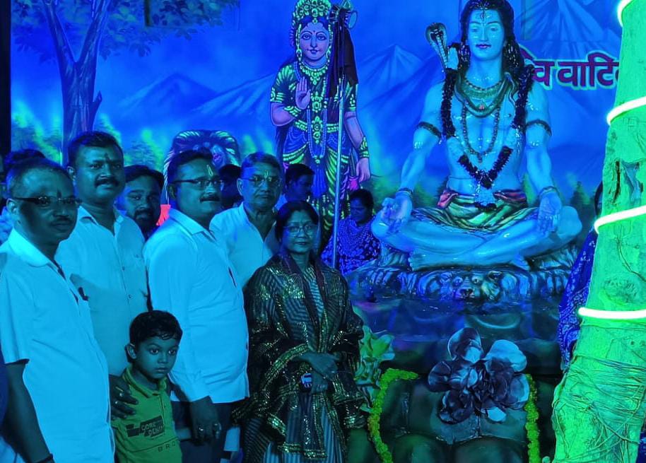 दुर्ग के गंजपारा में शताब्दी पुराने कुएं पर बनी ‘शिव वाटिका’, महापौर अल्का बघमार ने किया लोकार्पण, की भगवान शिव की पूजा-अर्चना