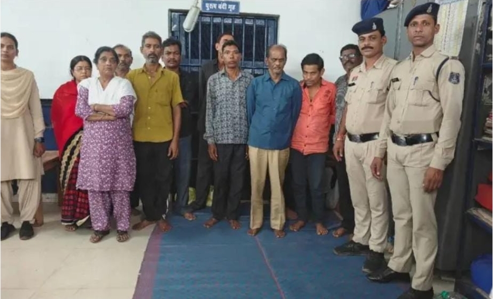 सट्टा कारोबार पर पुलिस का शिकंजा, हटरी बाजार से महिलाओं सहित 13 गिरफ्तार